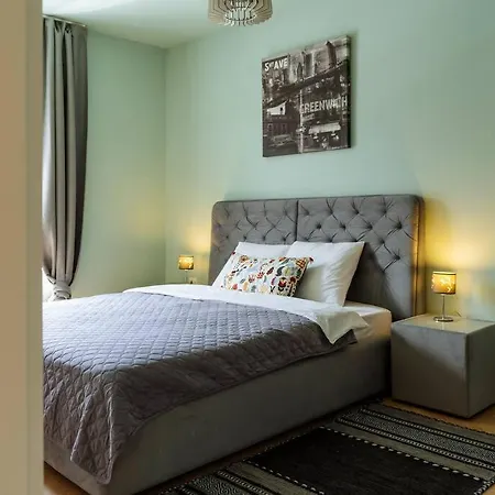 Great Views In Piata Romana Apartment