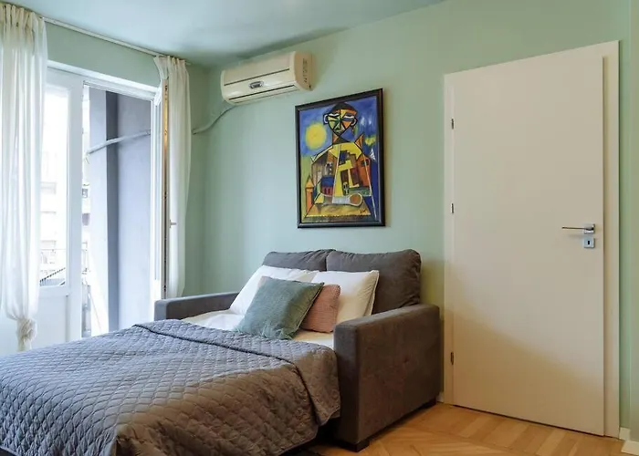 Great Views In Piata Romana