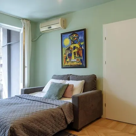 Great Views In Piata Romana