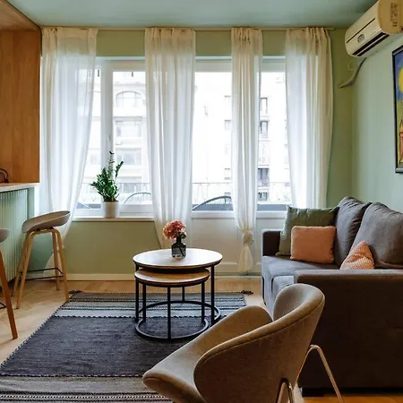 Great Views In Piata Romana Apartamento