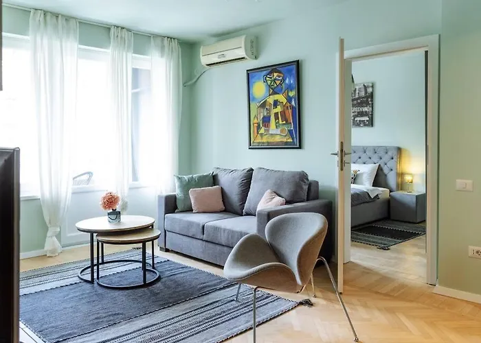 Great Views In Piata Romana * Bukurešť