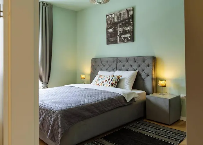 Great Views In Piata Romana Apartament