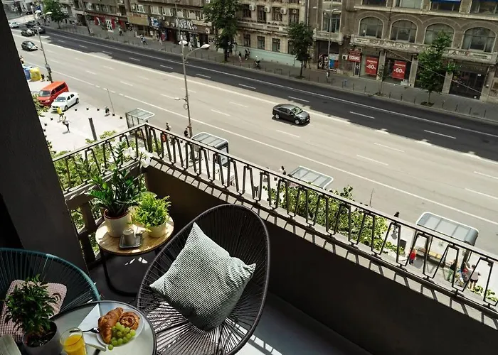 Great Views In Piata Romana Apartament