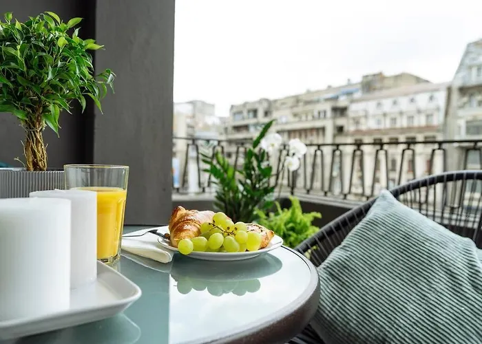 Great Views In Piata Romana Апартаменти