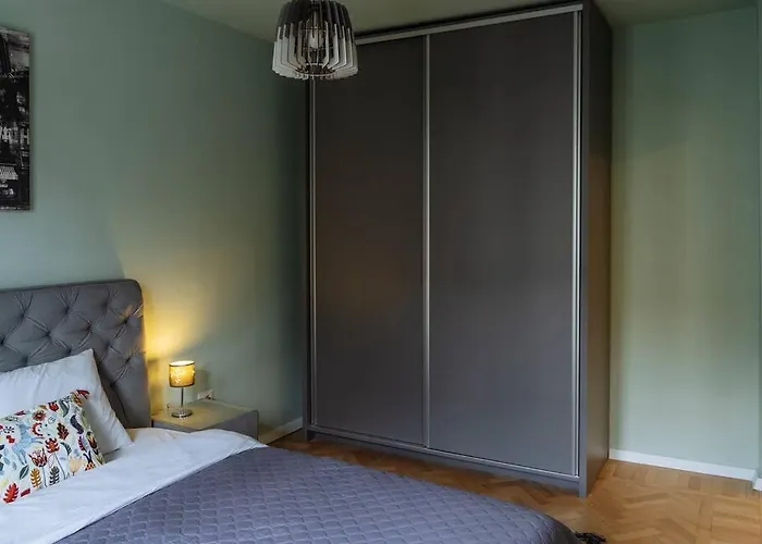 Great Views In Piata Romana *