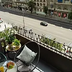 Great Views In Piata Romana Apartament